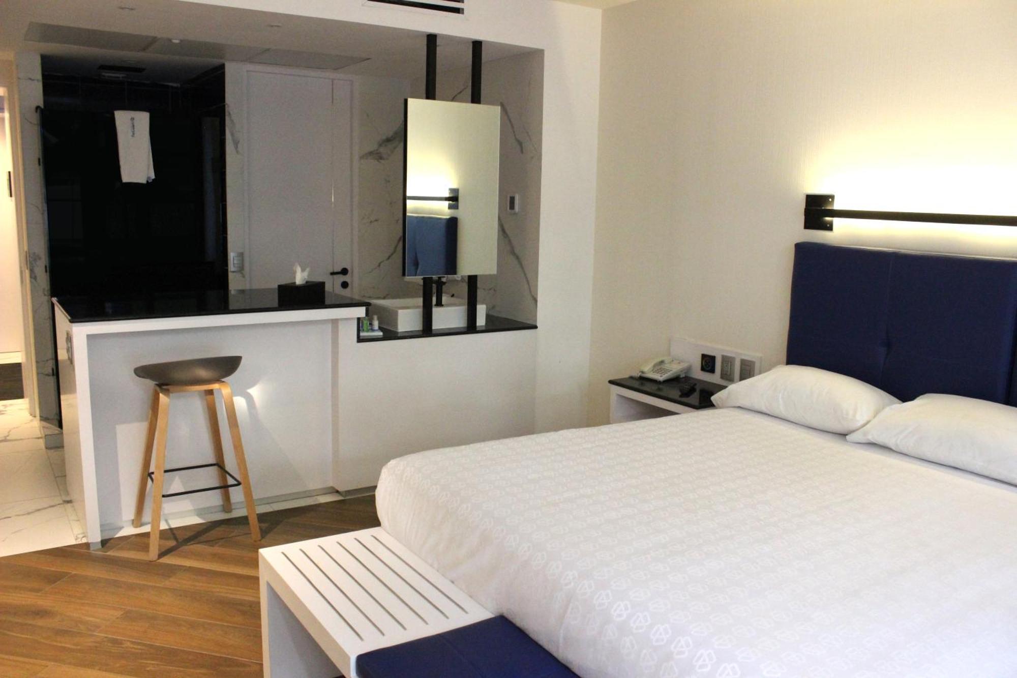 Weenjoy Hotels Grand Prix Aeropuerto Cdmx Mexico by Rom bilde